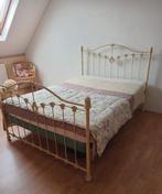 Mooi bed.140x200, Antiek en Kunst, Ophalen