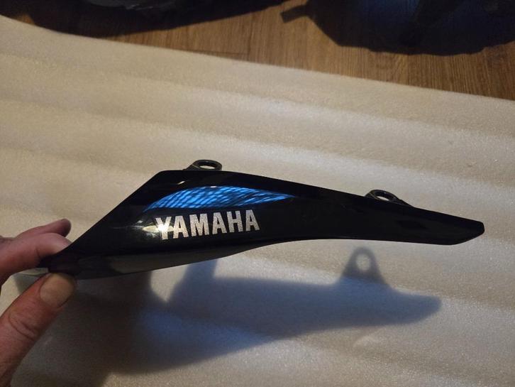 Yamaha MT07 kappen achterzijde (kontkap) links + rechts, Motoren, Onderdelen | Yamaha, Gebruikt, Verzenden