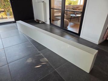 Radiator met Sentimo radiator bekleding - 260 x 30 cm beschikbaar voor biedingen