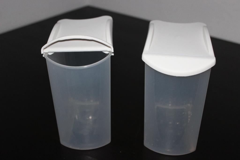 2 kunststof voorraadbussen, Ophalen of Verzenden, Gebruikt