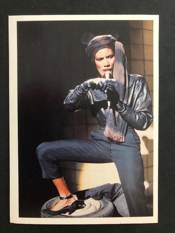 Grace Jones briefkaart - Pop & Rock Stars beschikbaar voor biedingen