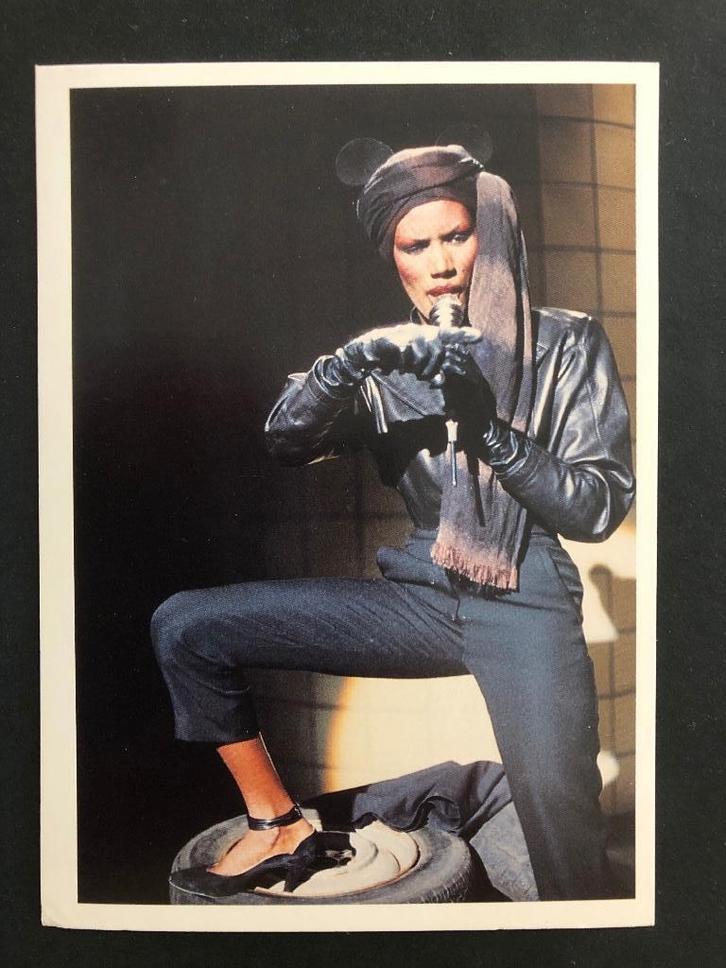 Grace Jones briefkaart - Pop & Rock Stars, Verzamelen, Ansichtkaarten | Themakaarten, Ongelopen, 1960 tot 1980, Overige thema's