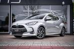 Toyota Yaris 1.5 Hybrid Dynamic|DAB|Camera|Cruise|16'' LMV|P, LED verlichting, 450 kg, 1490 cc, Bedrijf