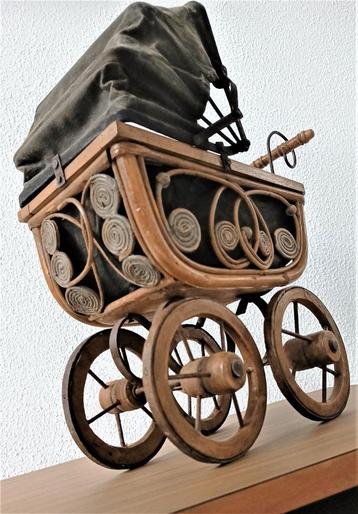 vintage poppenwagen Victoriaanse kinderwagen beschikbaar voor biedingen