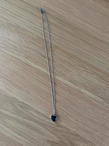 Ketting zilver beschikbaar voor biedingen