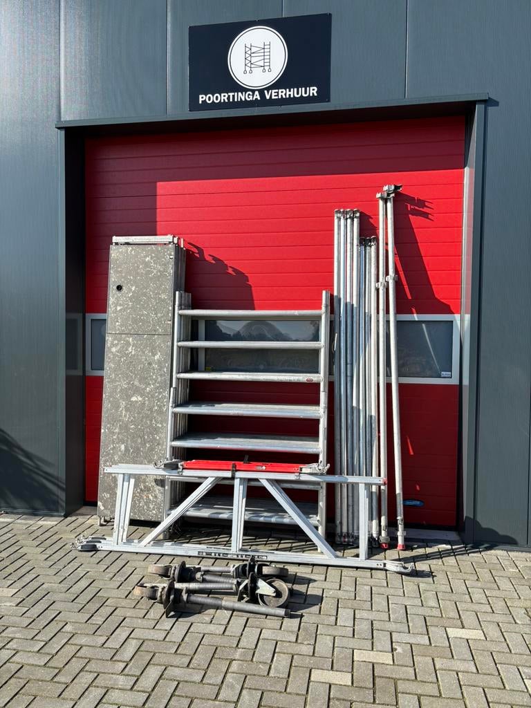 Altrex rolsteiger fiberdeck ( safe rekken ) te koop 9.2 m wh, Doe-het-zelf en Verbouw, Steigers, Zo goed als nieuw, Rolsteiger of Kamersteiger