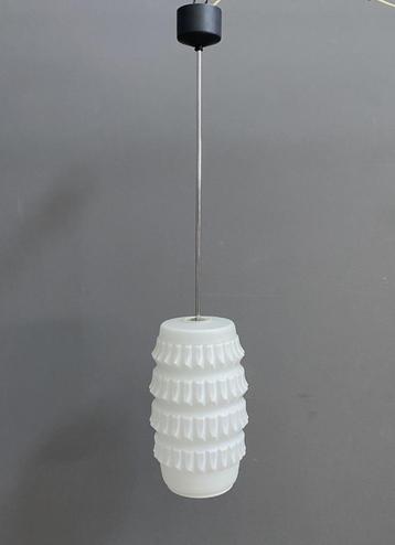 60 jaren melkwit Opaline puntige glas kap pendel Hang lamp beschikbaar voor biedingen