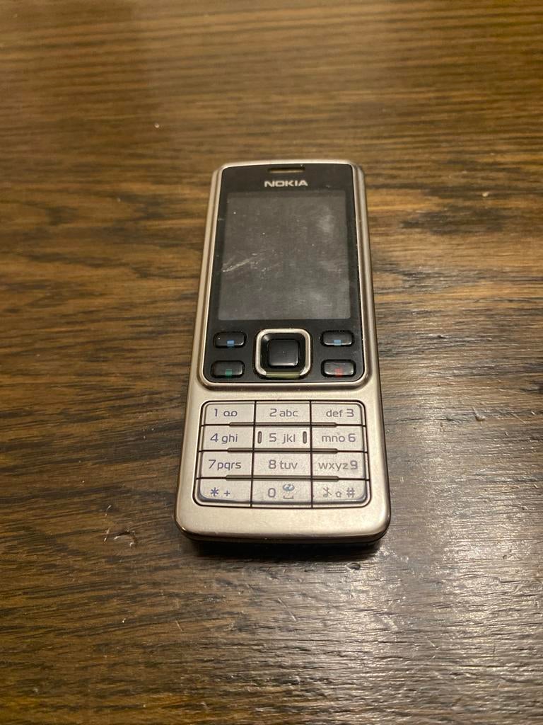 Nokia Klassieke Telefoon - Betrouwbaar en Simpel, Gebruikt, Fysiek toetsenbord, Ophalen of Verzenden, Minder dan 3 megapixel