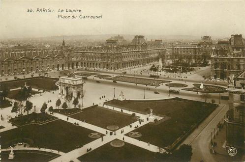 (701-477-023) Paris Le Louvre, Verzamelen, Ansichtkaarten | Buitenland, Frankrijk, Verzenden