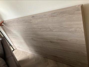 Eettafel te koop zo goed als nieuw beschikbaar voor biedingen
