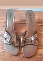 Bruine slippers, Slippers, Bruin, Ophalen of Verzenden, Zo goed als nieuw