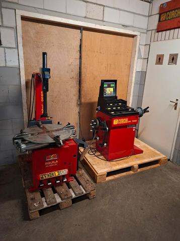 Set bandenapparaat balanceer machine 230v Corghi Mondolfo beschikbaar voor biedingen