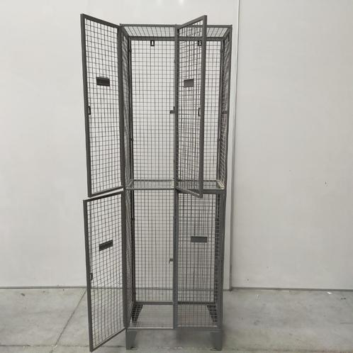 4-deurs grijze metalen gaaskast voor sportvereniging, Huis en Inrichting, Woonaccessoires | Overige, Ophalen