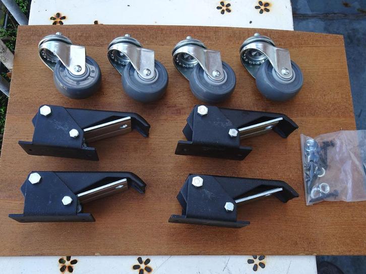 Set opklapbare zwenkwielen voor werkbank, Doe-het-zelf en Verbouw, Zwenkwielen, Zo goed als nieuw, Ophalen of Verzenden