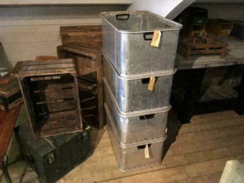 Aluminium bakken KLM als speelgoedbakken , salontafel etc., Huis en Inrichting, Woonaccessoires | Overige, Gebruikt, Ophalen of Verzenden