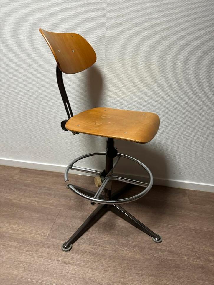 Vintage Tekentafelstoel / architectenstoel, Huis en Inrichting, Bureaustoelen, Gebruikt, Bureaustoel, Bruin, Ophalen