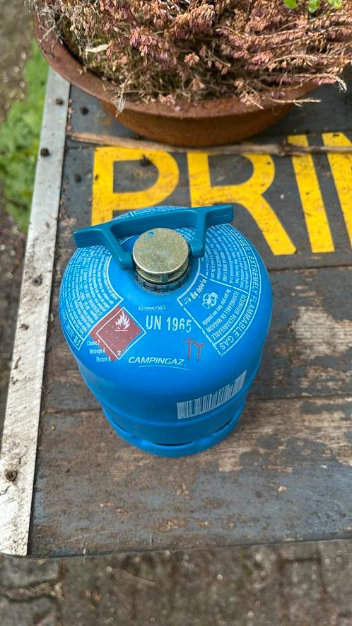 Gasfles campingaz 901 en 907 campinggaz gas fles samen 25,00, Caravans en Kamperen, Kampeeraccessoires, Ophalen of Verzenden