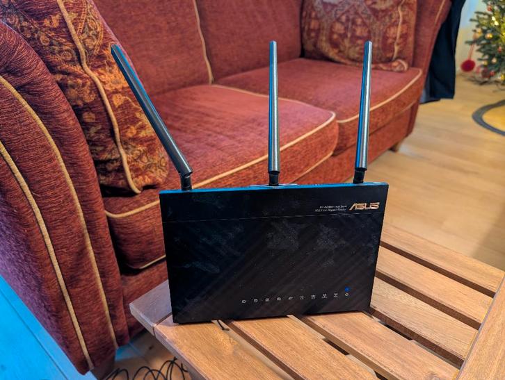 ASUS RT-AC68U - Router, Computers en Software, Routers en Modems, Zo goed als nieuw, Router, Ophalen of Verzenden