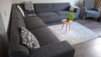 Zeer comfortabele grijze stoffen hoekbank te koop!, Huis en Inrichting, Banken | Bankstellen, Ophalen, Gebruikt, Hoekbank, 300 cm of meer