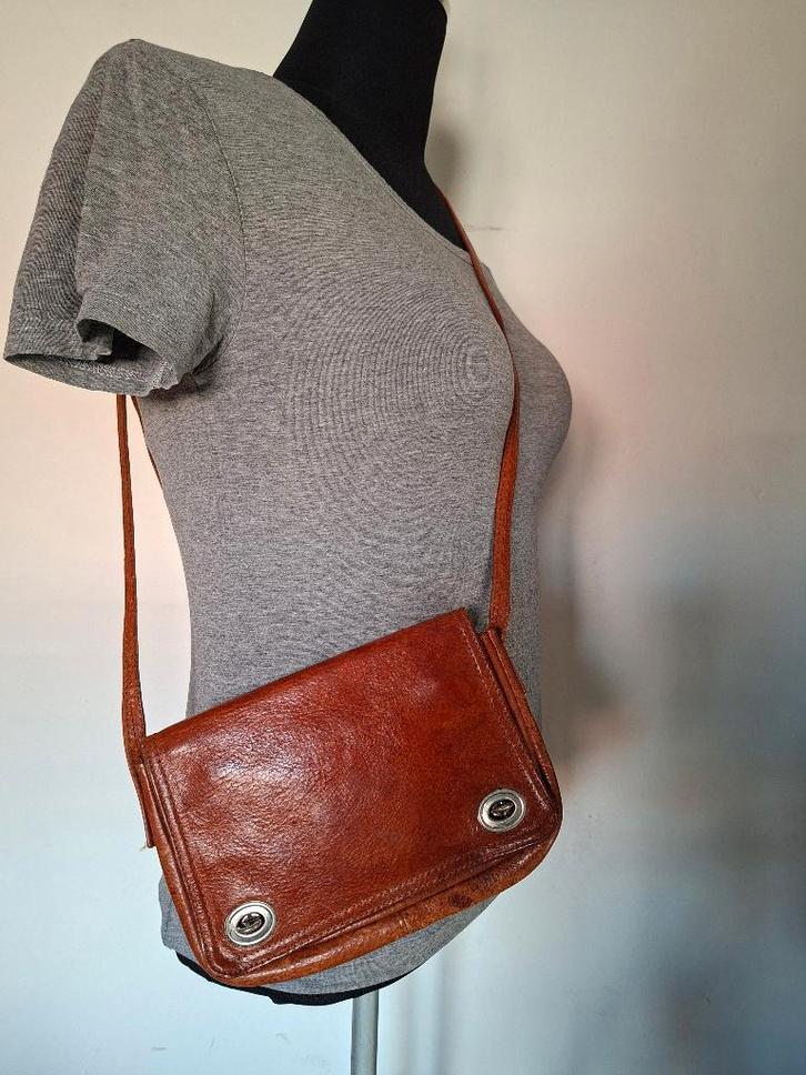 Cognac leren crossbody tas, Sieraden, Tassen en Uiterlijk, Tassen | Damestassen, Gebruikt, Schoudertasje, Bruin, Ophalen of Verzenden