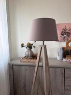 Mooie nieuwe vloerlamp met stoffen kap hoogte 1meter 50, Huis en Inrichting, Ophalen of Verzenden, Nieuw, 150 tot 200 cm
