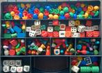 Opbergbox vol met diverse losse onderdelen voor spellen, Hobby en Vrije tijd, Gezelschapsspellen | Bordspellen, Ophalen of Verzenden