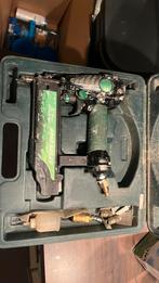 Brad tacker, Doe-het-zelf en Verbouw, Gereedschap | Overige machines, Ophalen of Verzenden, Zo goed als nieuw