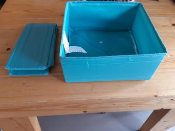 Mooie manden kleur blauw beschikbaar voor biedingen