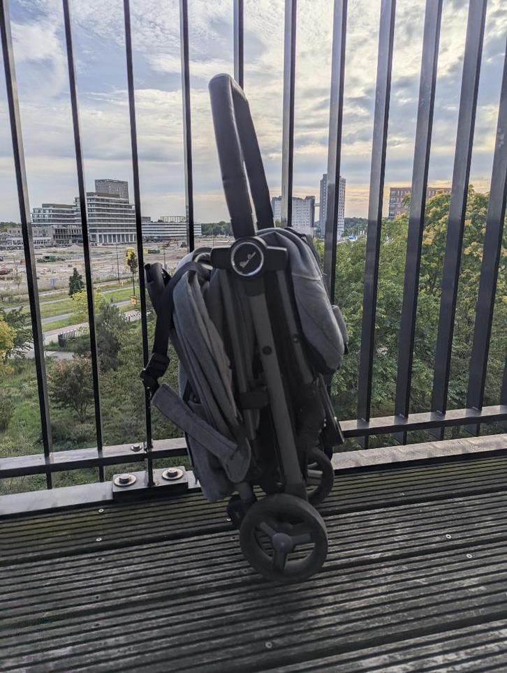 Silver Cross Jet Stroller – Compact & Travel-Friendly, Kinderen en Baby's, Buggy's, Gebruikt, Overige merken, Regenhoes, Verstelbare rugleuning