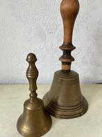 Echt Oude  koperen school bel +  koperen tafelbel, Ophalen of Verzenden, Koper