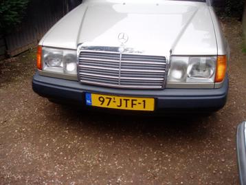 Mercedes Mercedes . 1985 Grijs