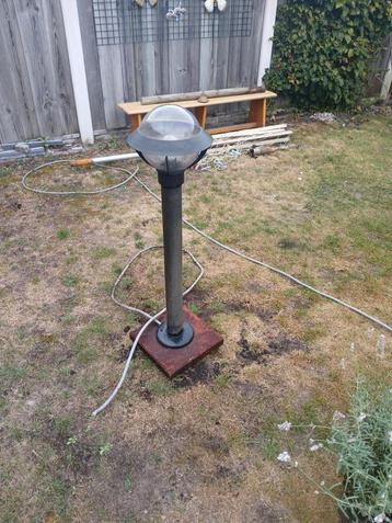 Tuinlamp met Grondkabel beschikbaar voor biedingen