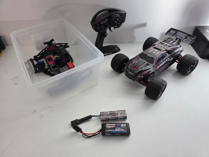Traxxas e revo vxl 1/16 rtr incl donor arrma losi corally, Hobby en Vrije tijd, Modelbouw | Radiografisch | Auto's, Gebruikt, Auto offroad