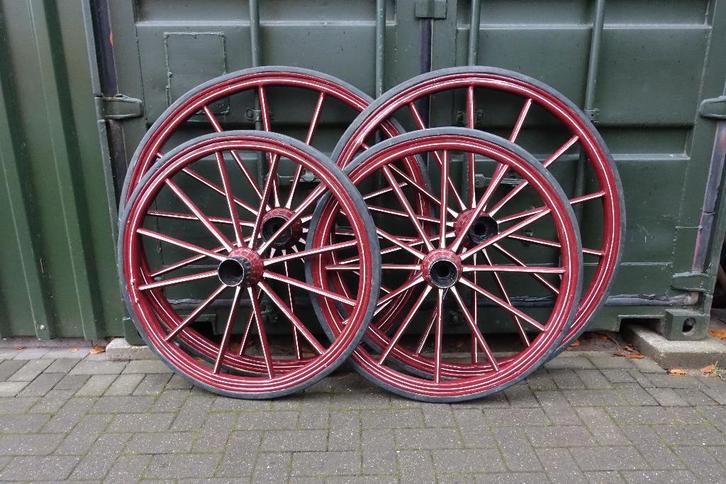 Wagenwiel, set van 4 wielen, ø98 cm en 118 cm, KIJK NU!, Antiek en Kunst, Curiosa en Brocante, Ophalen