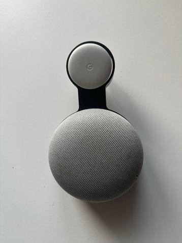 Google Nest Mini met wandhouder beschikbaar voor biedingen