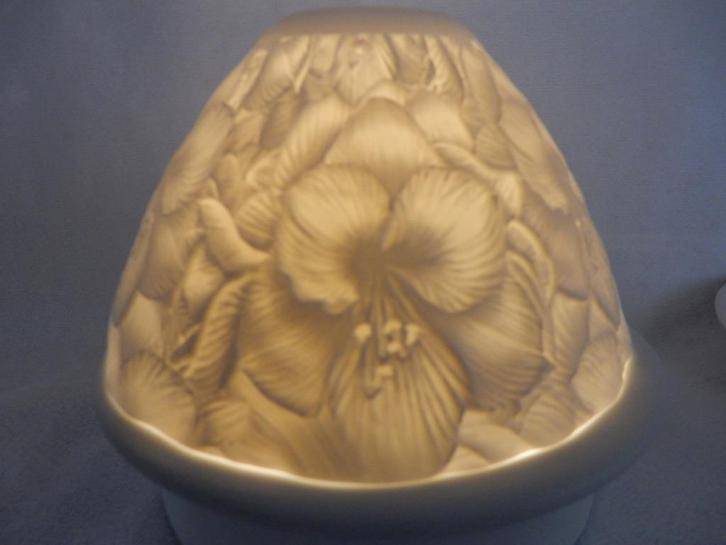 Votive biscuit porselein afbeelding viooltjes, Antiek en Kunst, Antiek | Porselein, Ophalen of Verzenden