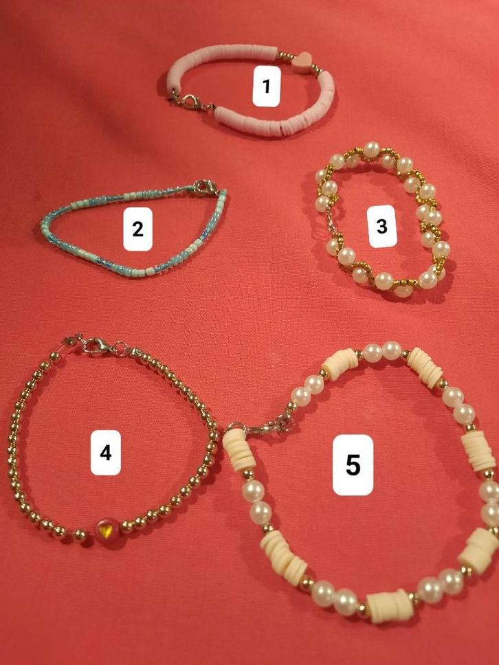 hele leuke armbandjes!, Sieraden, Tassen en Uiterlijk, Armbanden, Nieuw, Elastiek, Overige kleuren, Met bedels of kralen, Verzenden