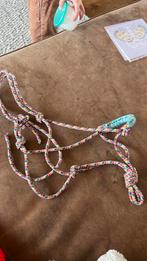 Mooi regenboog touwhalster, Dieren en Toebehoren, Paarden en Pony's | Hoofdstellen en Tuigage, Ophalen of Verzenden, Zo goed als nieuw