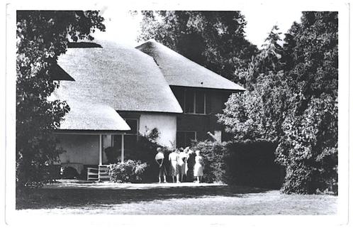 958072	Laren	NH 1954 Buitencentrum	De Hoeve	Gelopen met post, Verzamelen, Ansichtkaarten | Nederland, Gelopen, Noord-Holland, 1940 tot 1960