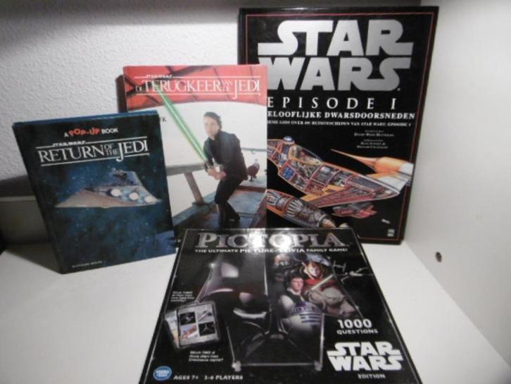 3 Star wars  boeken en 1 Star wars spel.  oa uit 1983 !!, Verzamelen, Star Wars, Zo goed als nieuw, Boek of Poster, Ophalen of Verzenden