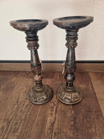 Set van 2 Houten Kandelaren beschikbaar voor biedingen