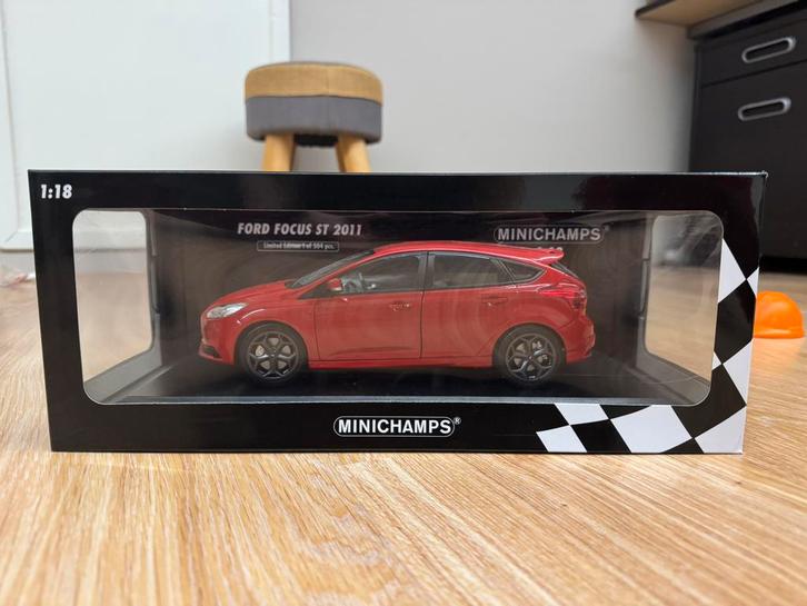Minichamps Ford Focus ST 2011 1:18 limited edition 1 of 504, Hobby en Vrije tijd, Modelauto's | 1:18, Zo goed als nieuw, MiniChamps