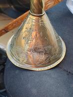 Antieke messing olielamp met scheepsmotief, Ophalen of Verzenden, Brons