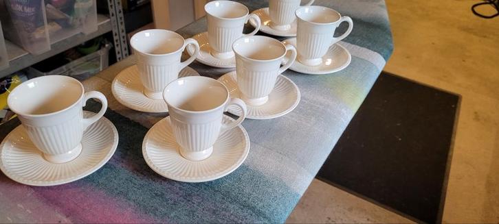 Wedgwood Edme Koffiekopjes met Schotel, Huis en Inrichting, Keuken | Servies, Gebruikt, Kop(pen) en/of Schotel(s), Wedgwood, Aardewerk