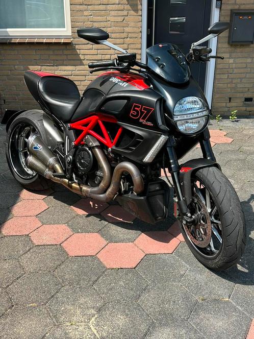 Ducati Diavel 1200cc Carbon Termignoni 2e eigenaar, Motoren, Motoren | Ducati, Particulier, Naked bike, meer dan 35 kW, 2 cilinders