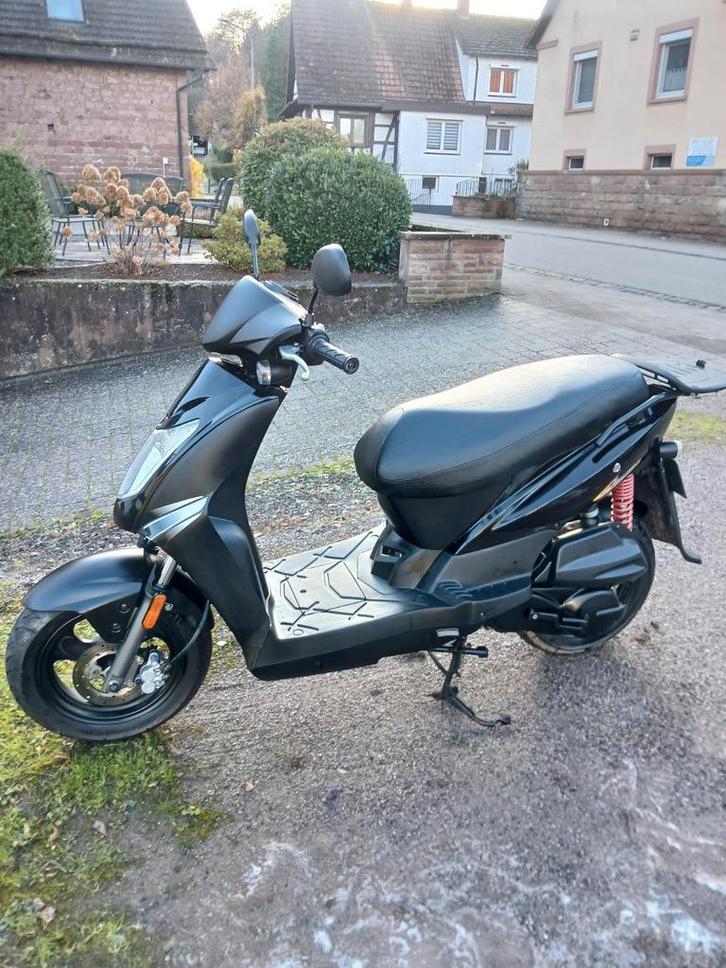 kymco agility 125cc 4t met 3000km duits top staat, Fietsen en Brommers, Scooters | Kymco, Zo goed als nieuw, Agility, Benzine