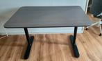 IKEA Bekant, 120cm x 80cm, grijs/bruin., Ophalen, In hoogte verstelbaar, Zo goed als nieuw, Bureau