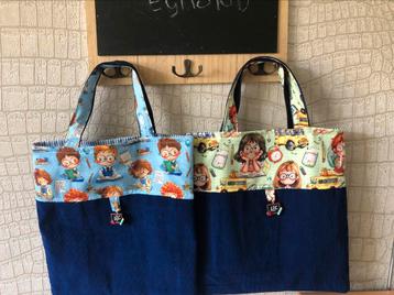Tasjes school beschikbaar voor biedingen