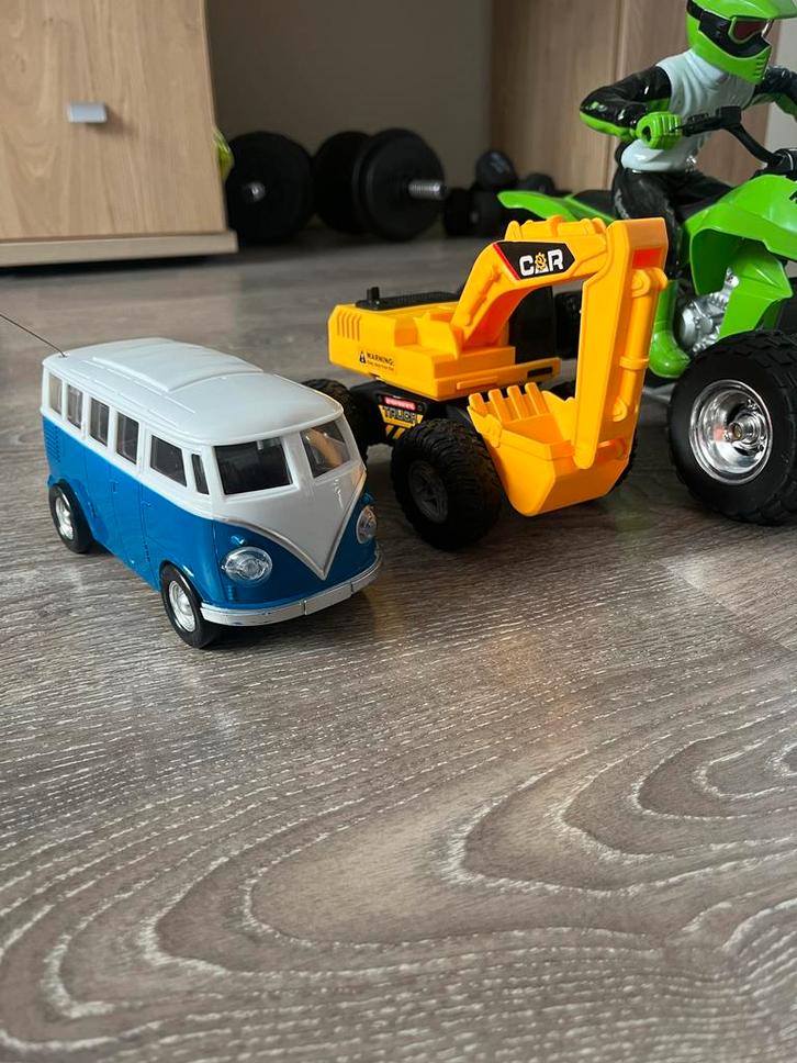 Speelgoedvoertuigen - Bus, Graafmachine, Quad & Meer, Kinderen en Baby's, Speelgoed | Speelgoedvoertuigen, Gebruikt, Afstandsbediening