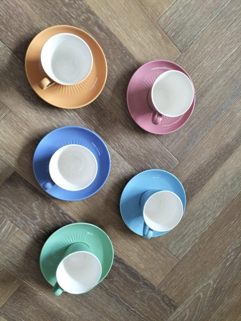 Pastel Kopjes en Schotels - Set van 5, Gebruikt, Keramiek, Ophalen of Verzenden, Effen